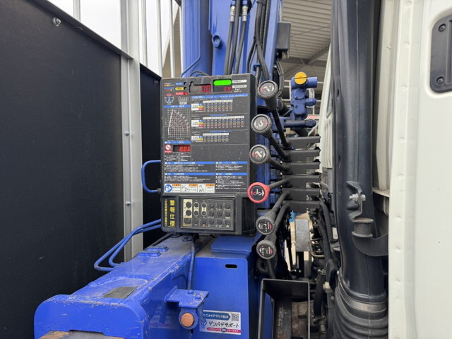 三菱ふそうファイタークレーン4段増トン（6t・8t）[写真16]