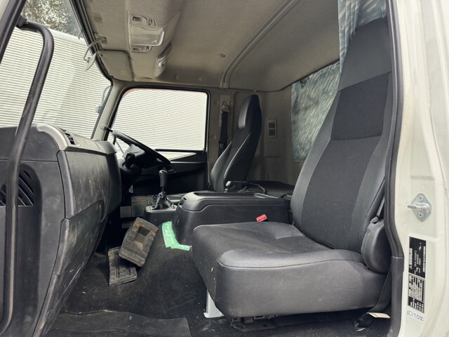 三菱ふそうファイタークレーン4段増トン（6t・8t）[写真28]