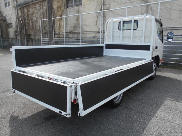 トヨタトヨエース平ボディ小型（2t・3t）[写真11]