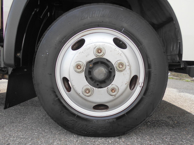 トヨタトヨエース平ボディ小型（2t・3t）[写真21]