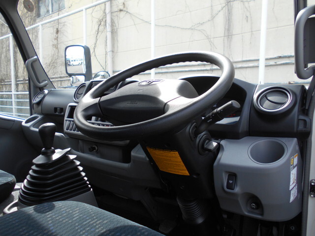 トヨタトヨエース平ボディ小型（2t・3t）[写真26]