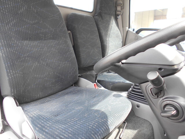 トヨタトヨエース平ボディ小型（2t・3t）[写真27]