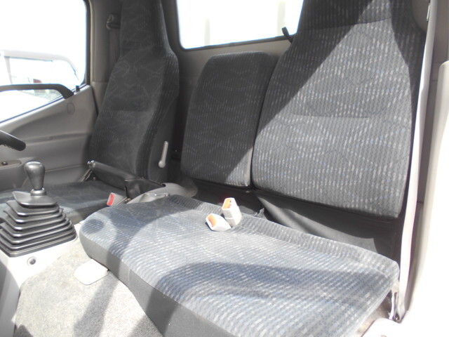 トヨタトヨエース平ボディ小型（2t・3t）[写真29]