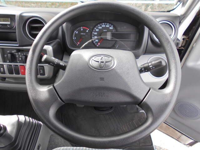 トヨタトヨエース平ボディ小型（2t・3t）[写真30]