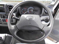 トヨタトヨエース平ボディ小型（2t・3t）[写真31]