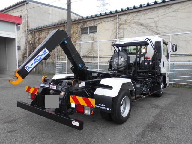 いすゞフォワードコンテナ専用車中型（4t）[写真11]