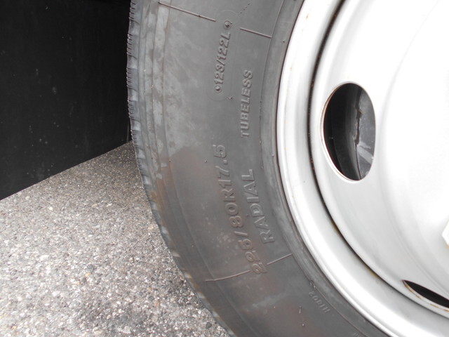 いすゞフォワードコンテナ専用車中型（4t）[写真22]