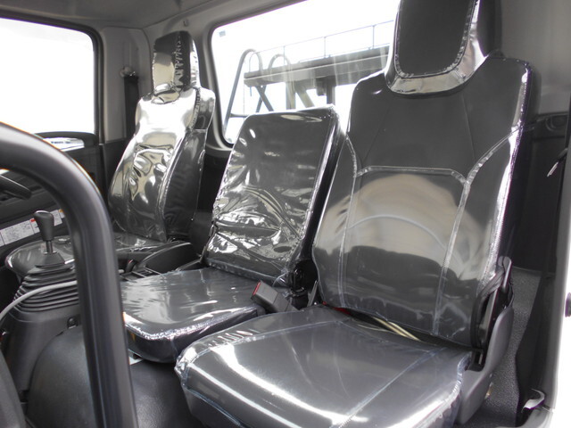 いすゞフォワードコンテナ専用車中型（4t）[写真24]