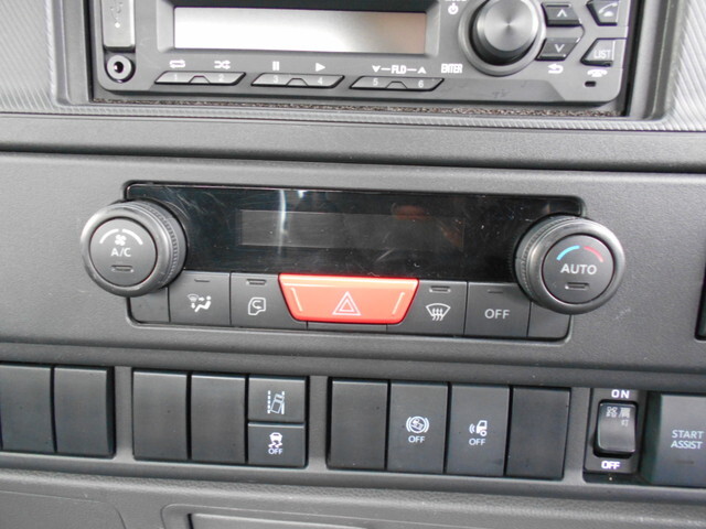 いすゞフォワードコンテナ専用車中型（4t）[写真27]