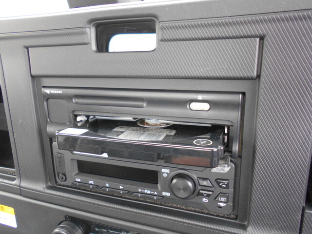 いすゞフォワードコンテナ専用車中型（4t）[写真28]