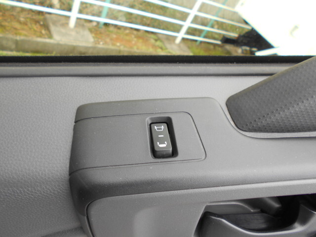 いすゞフォワードコンテナ専用車中型（4t）[写真37]