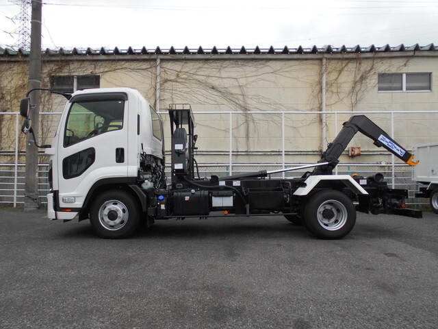 いすゞフォワードコンテナ専用車中型（4t）[写真07]