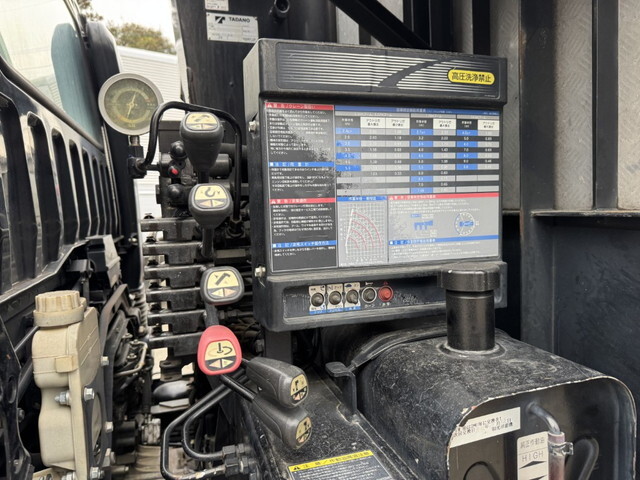 三菱ふそうファイタークレーン4段増トン（6t・8t）[写真12]