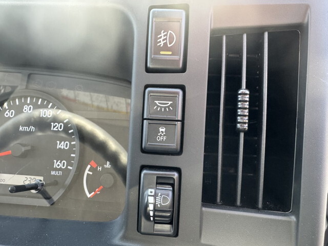 いすゞエルフダンプ小型（2t・3t）[写真08]