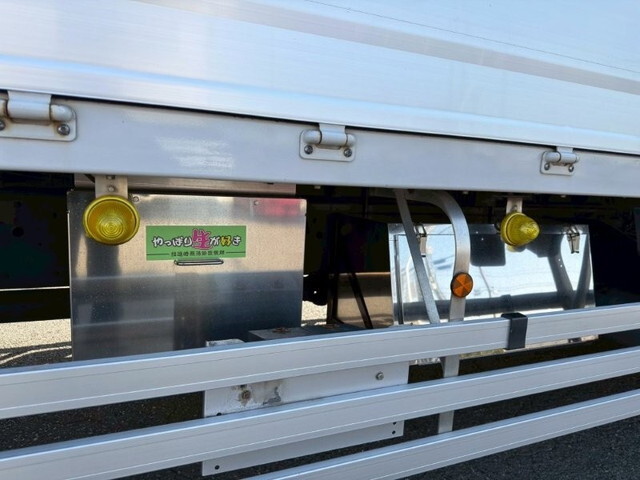 三菱ふそうスーパーグレートアルミウイング大型（10t）[写真14]