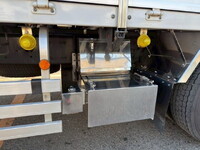 三菱ふそうスーパーグレートアルミウイング大型（10t）[写真16]