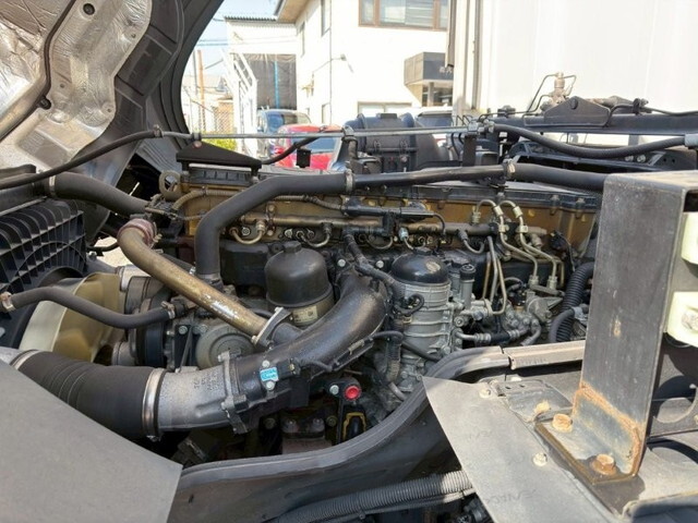 三菱ふそうスーパーグレートアルミウイング大型（10t）[写真21]