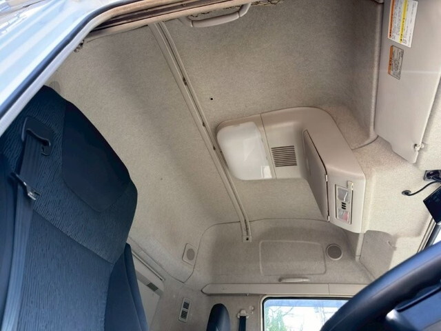 三菱ふそうスーパーグレートアルミウイング大型（10t）[写真25]