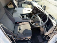 三菱ふそうスーパーグレートアルミウイング大型（10t）[写真29]