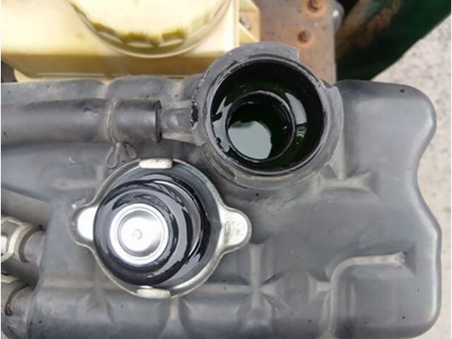 日野プロフィア平ボディ大型（10t）[写真18]