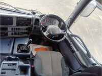 日野プロフィア平ボディ大型（10t）[写真23]