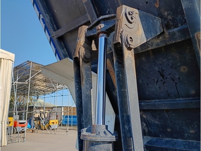 日野レンジャーダンプ中型（4t）[写真09]