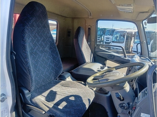 三菱ふそうファイタークレーン4段中型（4t）[写真22]