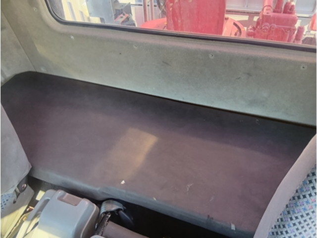 三菱ふそうファイタークレーン4段中型（4t）[写真24]