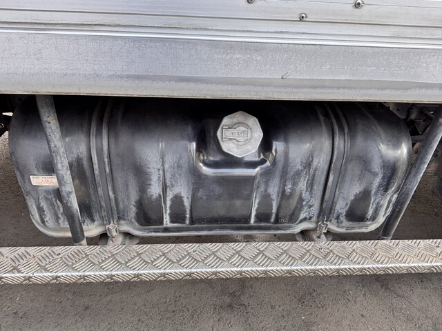 いすゞエルフボトルバン小型（2t・3t）[写真17]