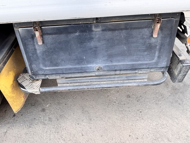 いすゞエルフボトルバン小型（2t・3t）[写真19]