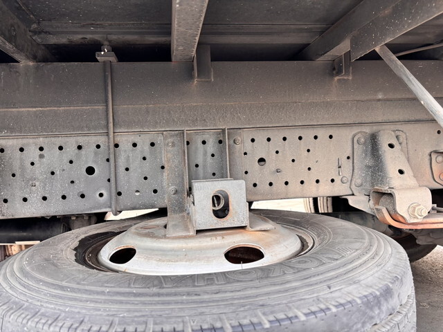 いすゞエルフボトルバン小型（2t・3t）[写真21]