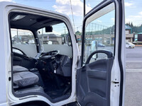 いすゞエルフボトルバン小型（2t・3t）[写真30]