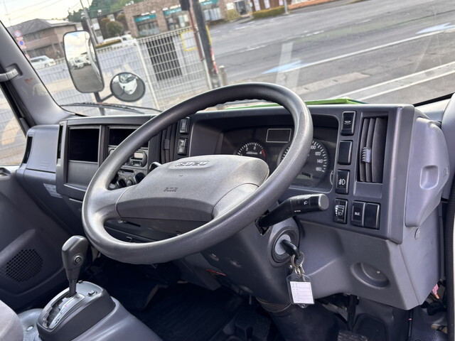 いすゞエルフボトルバン小型（2t・3t）[写真31]