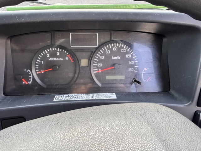 いすゞエルフボトルバン小型（2t・3t）[写真32]