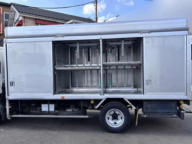 いすゞエルフボトルバン小型（2t・3t）[写真08]