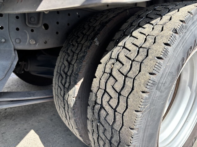 三菱ふそうキャンターアルミバン小型（2t・3t）[写真17]