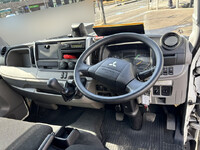 三菱ふそうキャンターアルミバン小型（2t・3t）[写真30]