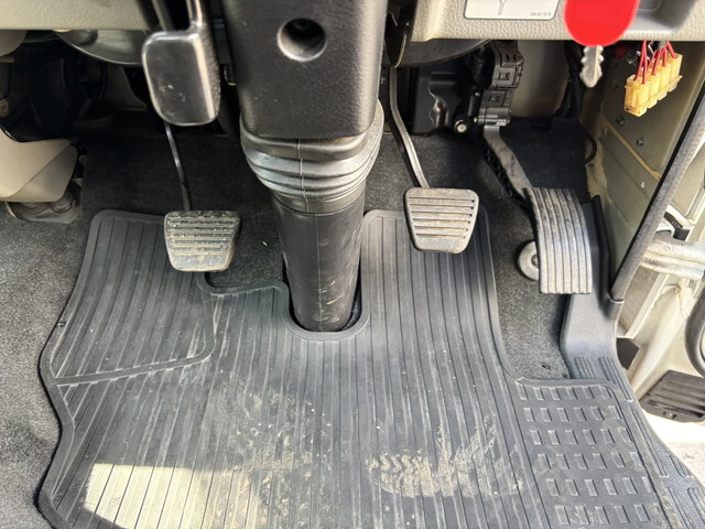 三菱ふそうキャンターアルミバン小型（2t・3t）[写真32]