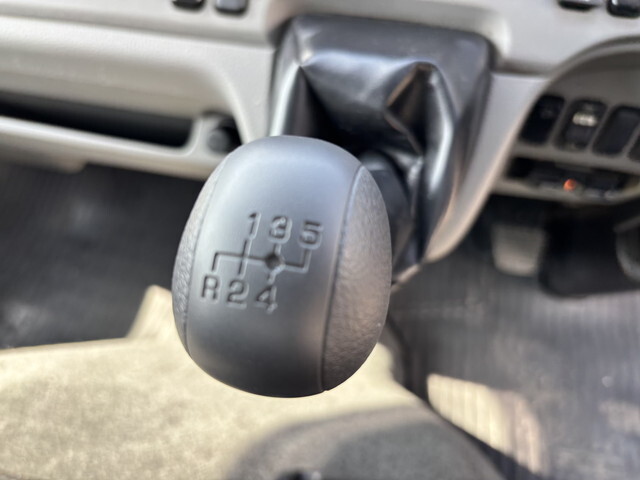 三菱ふそうキャンターアルミバン小型（2t・3t）[写真34]