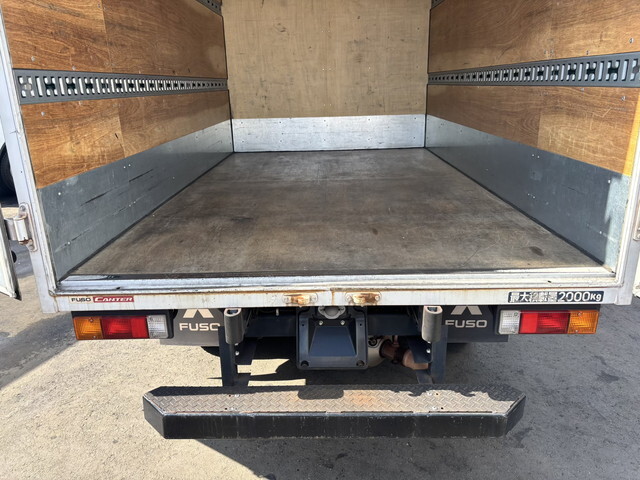 三菱ふそうキャンターアルミバン小型（2t・3t）[写真08]