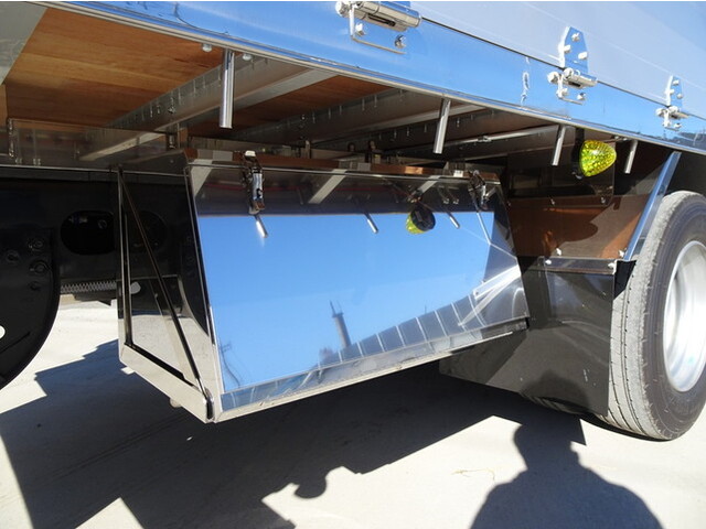 三菱ふそうファイタークレーン4段増トン（6t・8t）[写真16]