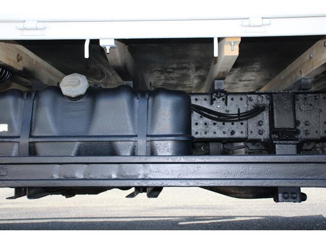 いすゞエルフ平ボディ小型（2t・3t）[写真16]