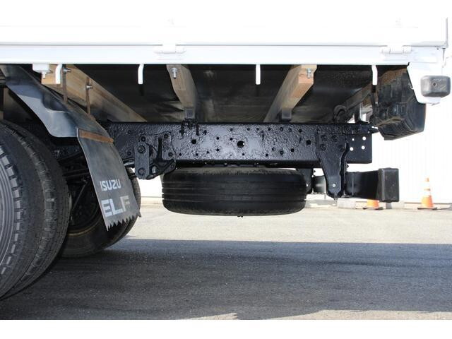 いすゞエルフ平ボディ小型（2t・3t）[写真24]