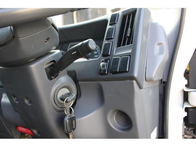 いすゞエルフ平ボディ小型（2t・3t）[写真28]