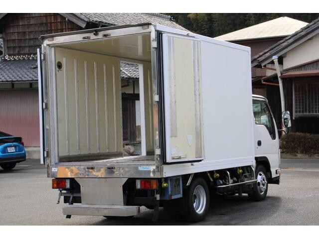 いすゞエルフ冷凍車（冷蔵車）小型（2t・3t）[写真14]