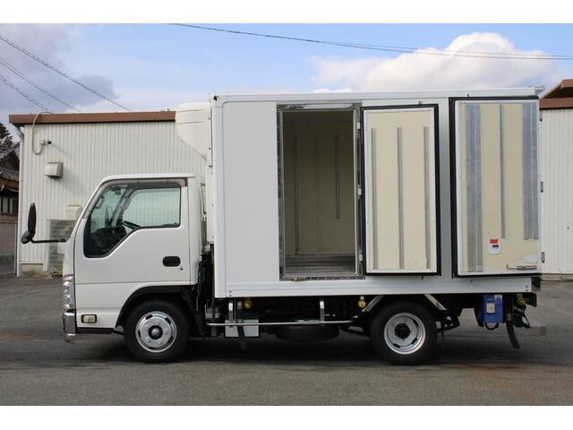 いすゞエルフ冷凍車（冷蔵車）小型（2t・3t）[写真17]