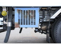 いすゞエルフ冷凍車（冷蔵車）小型（2t・3t）[写真23]