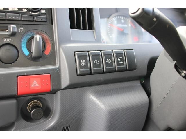 いすゞエルフ冷凍車（冷蔵車）小型（2t・3t）[写真30]