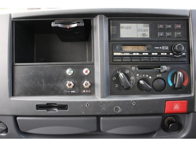 いすゞエルフ冷凍車（冷蔵車）小型（2t・3t）[写真31]