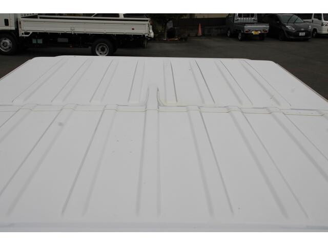 いすゞエルフダブルキャブ（Wキャブ）小型（2t・3t）[写真09]